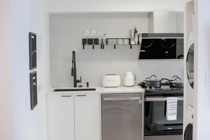 Photo 9 at 805 - 1166 Melville Street, Coal Harbour, Vancouver West