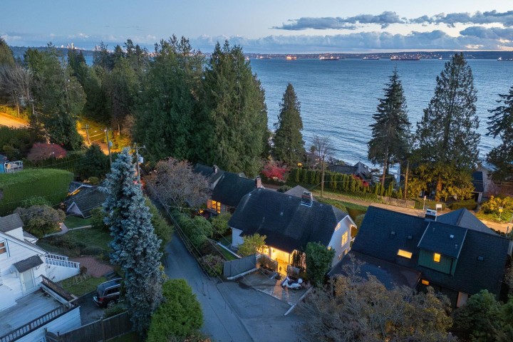 Photo 23 at 3260 Travers Avenue, West Bay, West Vancouver