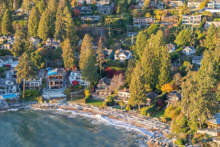 Photo 6 at 3260 Travers Avenue, West Bay, West Vancouver