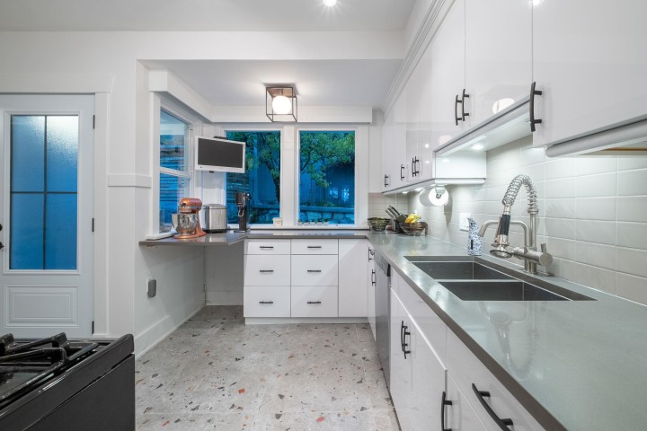 Photo 11 at 3260 Travers Avenue, West Bay, West Vancouver