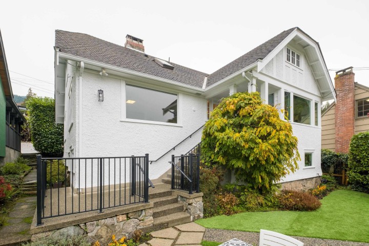 Photo 31 at 3260 Travers Avenue, West Bay, West Vancouver