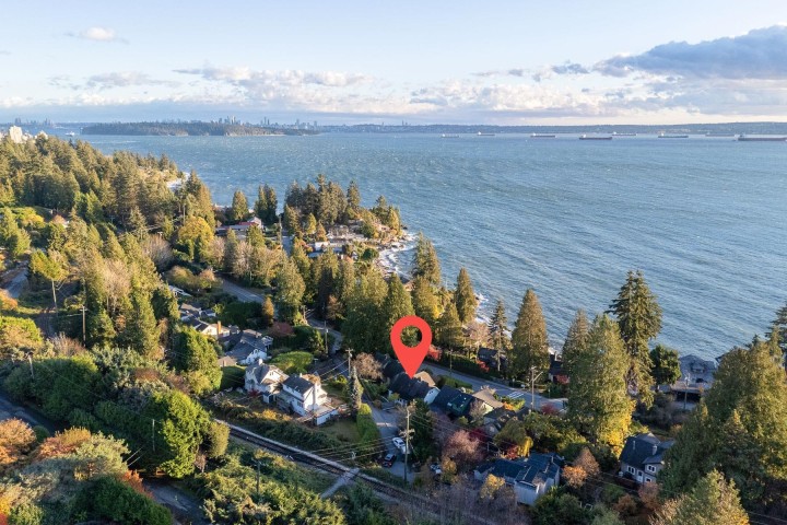 Photo 29 at 3260 Travers Avenue, West Bay, West Vancouver