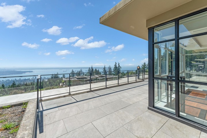 Photo 3 at 303 - 2245 Twin Creek Place, Whitby Estates, West Vancouver