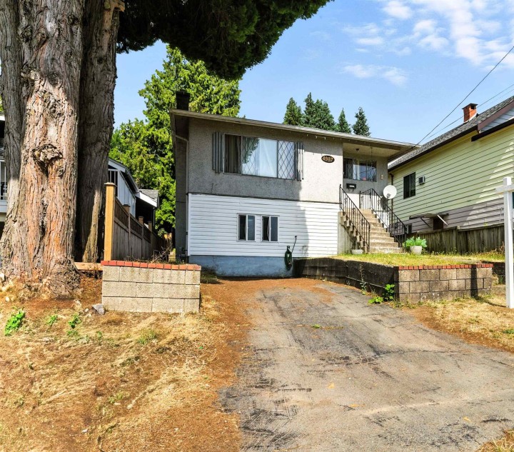 Photo 1 at 4987 Hoy Street, Collingwood VE, Vancouver East