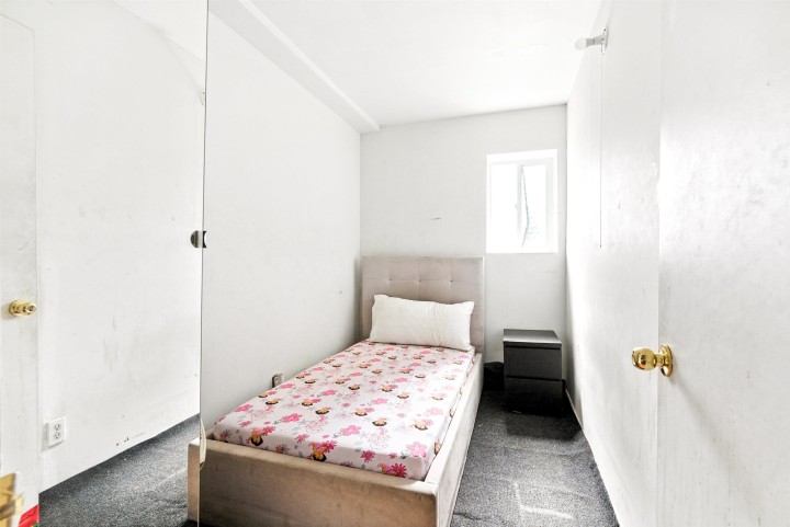 Photo 18 at 4987 Hoy Street, Collingwood VE, Vancouver East