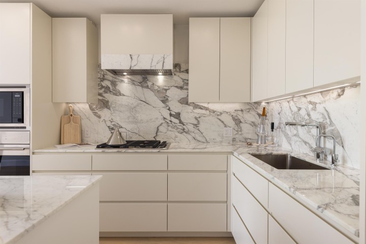 Photo 3 at 309 - 3668 W 10th Avenue, Kitsilano, Vancouver West