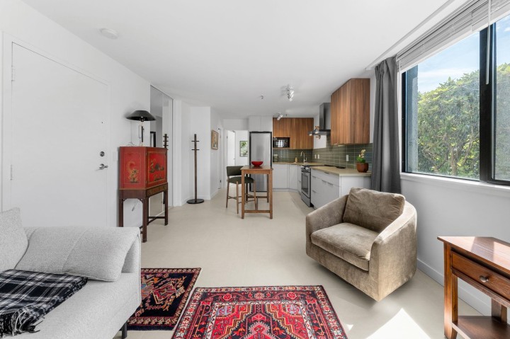 Photo 5 at 101A - 460 14th Street, Ambleside, West Vancouver