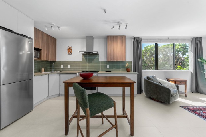 Photo 10 at 101A - 460 14th Street, Ambleside, West Vancouver