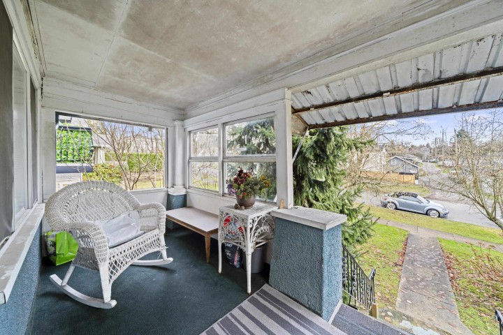 Photo 2 at 545 Skeena Street, Renfrew VE, Vancouver East