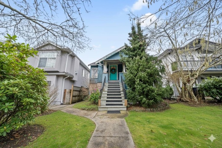 Photo 1 at 545 Skeena Street, Renfrew VE, Vancouver East