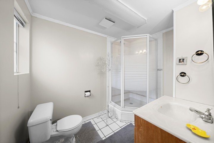 Photo 9 at 545 Skeena Street, Renfrew VE, Vancouver East