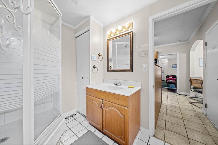 Photo 10 at 545 Skeena Street, Renfrew VE, Vancouver East