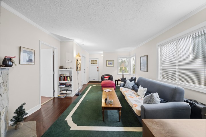 Photo 4 at 545 Skeena Street, Renfrew VE, Vancouver East