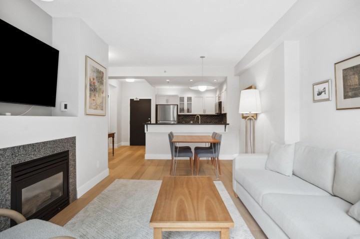 Photo 5 at 100 - 1688 Robson Street, West End VW, Vancouver West