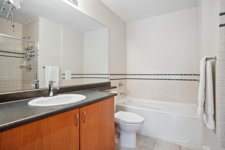 Photo 18 at 100 - 1688 Robson Street, West End VW, Vancouver West