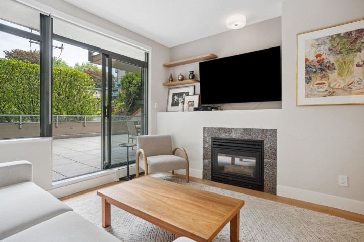 Photo 4 at 100 - 1688 Robson Street, West End VW, Vancouver West