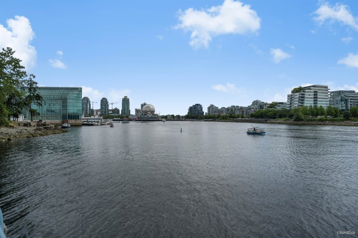 Photo 2 at 703 - 33 Smithe Street, Yaletown, Vancouver West