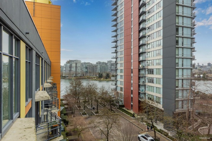 Photo 3 at 703 - 33 Smithe Street, Yaletown, Vancouver West