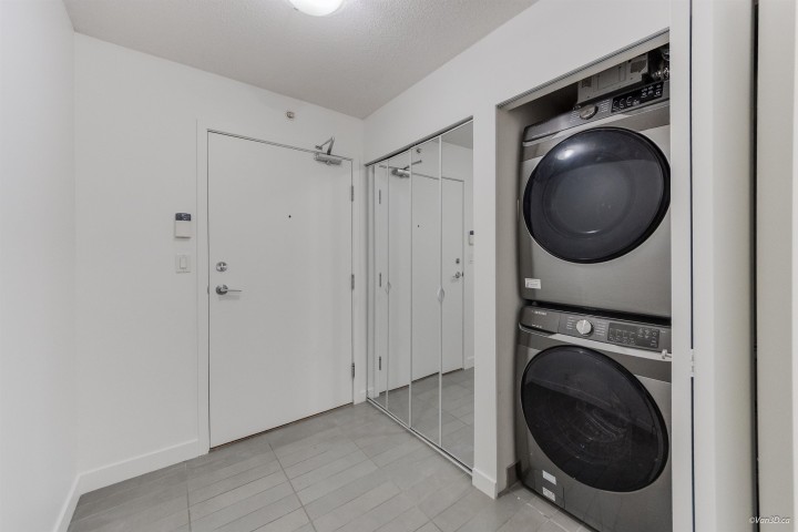 Photo 20 at 703 - 33 Smithe Street, Yaletown, Vancouver West