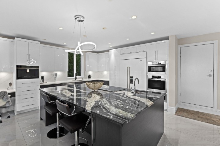 Photo 10 at 1130 Eyremount Drive, British Properties, West Vancouver