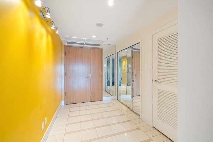 Photo 24 at 1002 - 499 Broughton Street, Coal Harbour, Vancouver West