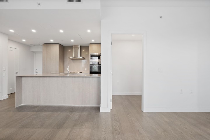 Photo 2 at 302 - 4908 Cambie Street, Cambie, Vancouver West