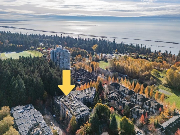 Photo 2 at 204 - 6333 Larkin Drive, University VW, Vancouver West