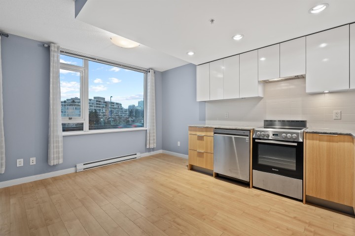 Photo 11 at 512 - 445 W 2nd Avenue, False Creek, Vancouver West