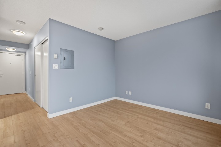 Photo 4 at 512 - 445 W 2nd Avenue, False Creek, Vancouver West