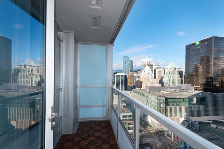 Photo 23 at 2102 - 833 Seymour Street, Downtown VW, Vancouver West