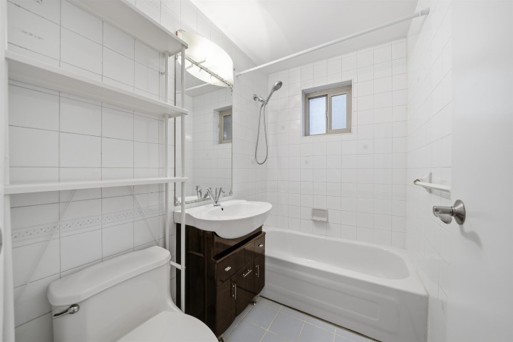 Photo 13 at 107 - 1940 Barclay Street, West End VW, Vancouver West