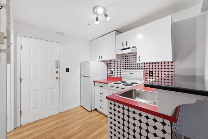 Photo 3 at 107 - 1940 Barclay Street, West End VW, Vancouver West