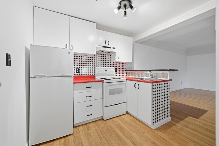 Photo 5 at 107 - 1940 Barclay Street, West End VW, Vancouver West