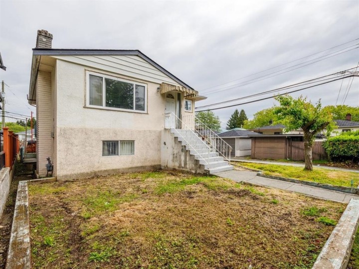Photo 16 at 3687 E 26th Avenue, Renfrew Heights, Vancouver East