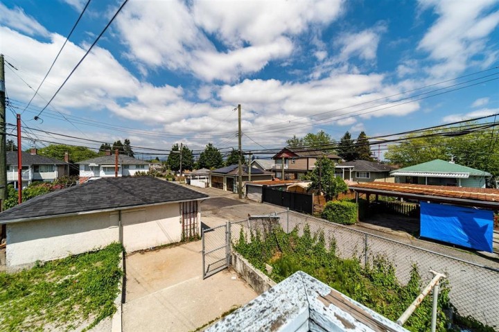 Photo 14 at 3687 E 26th Avenue, Renfrew Heights, Vancouver East