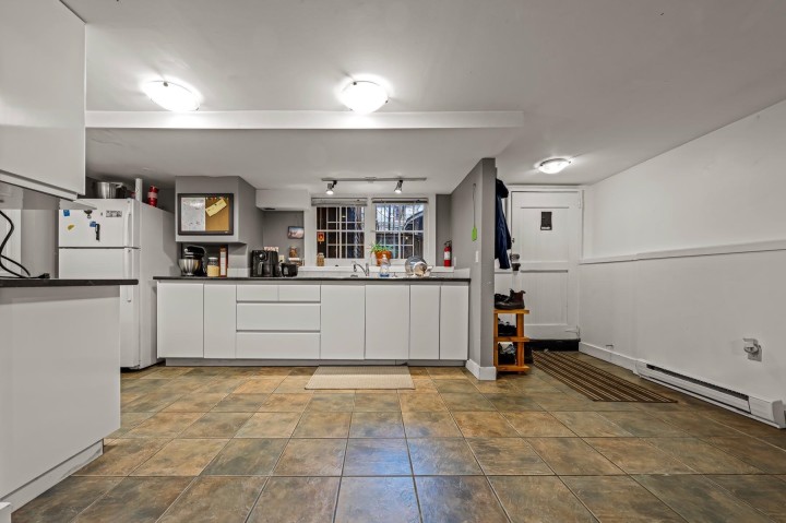 Photo 17 at 660 W 13th Avenue, Fairview VW, Vancouver West