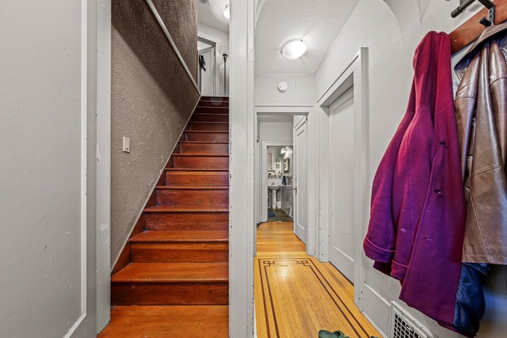 Photo 12 at 660 W 13th Avenue, Fairview VW, Vancouver West