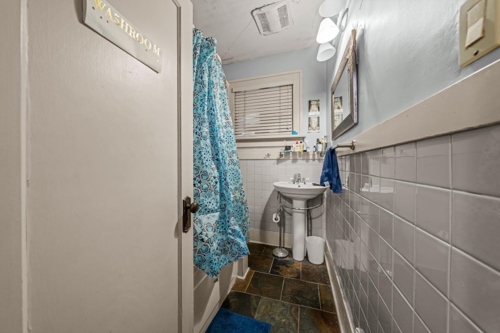 Photo 9 at 660 W 13th Avenue, Fairview VW, Vancouver West