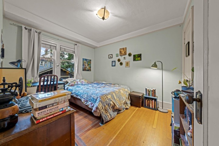 Photo 11 at 660 W 13th Avenue, Fairview VW, Vancouver West