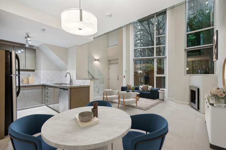 Photo 3 at 621 Jervis Street, Coal Harbour, Vancouver West