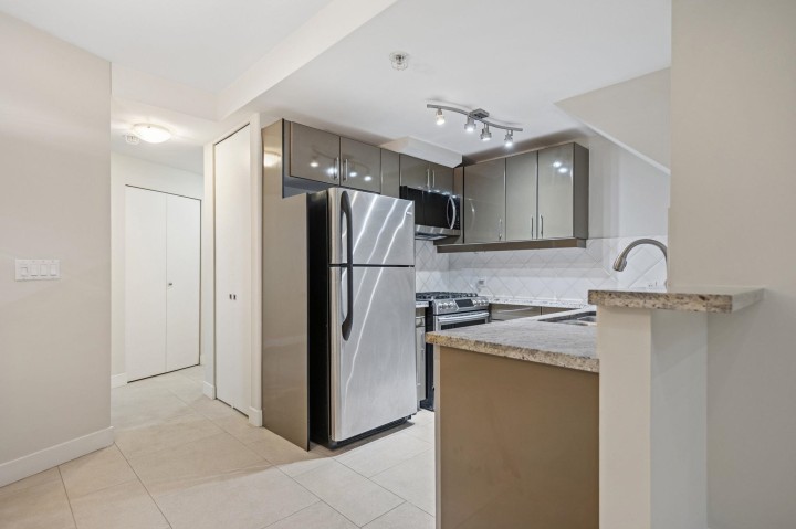 Photo 9 at 621 Jervis Street, Coal Harbour, Vancouver West