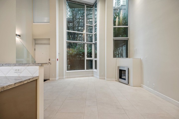 Photo 4 at 621 Jervis Street, Coal Harbour, Vancouver West