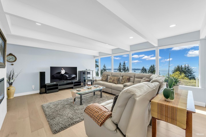 Photo 6 at 2755 Skilift Place, Chelsea Park, West Vancouver