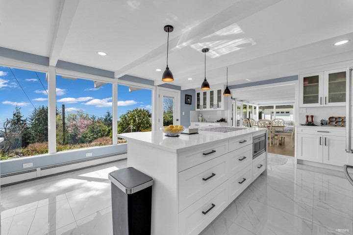 Photo 13 at 2755 Skilift Place, Chelsea Park, West Vancouver