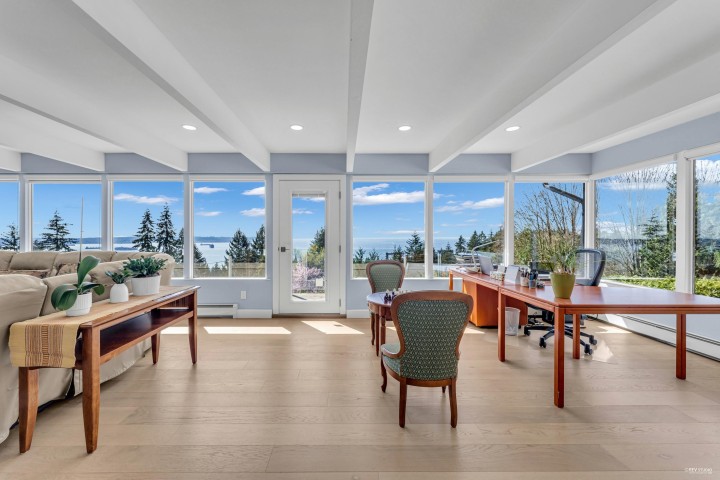 Photo 7 at 2755 Skilift Place, Chelsea Park, West Vancouver