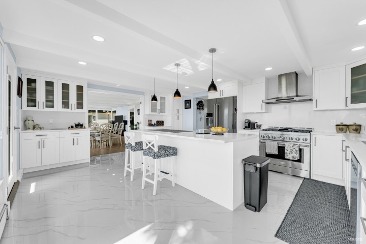 Photo 11 at 2755 Skilift Place, Chelsea Park, West Vancouver