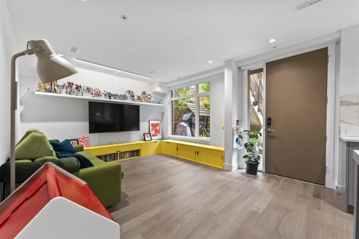 Photo 6 at 7605 Yukon Street, Marpole, Vancouver West