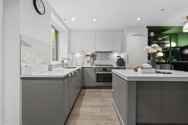 Photo 11 at 7605 Yukon Street, Marpole, Vancouver West