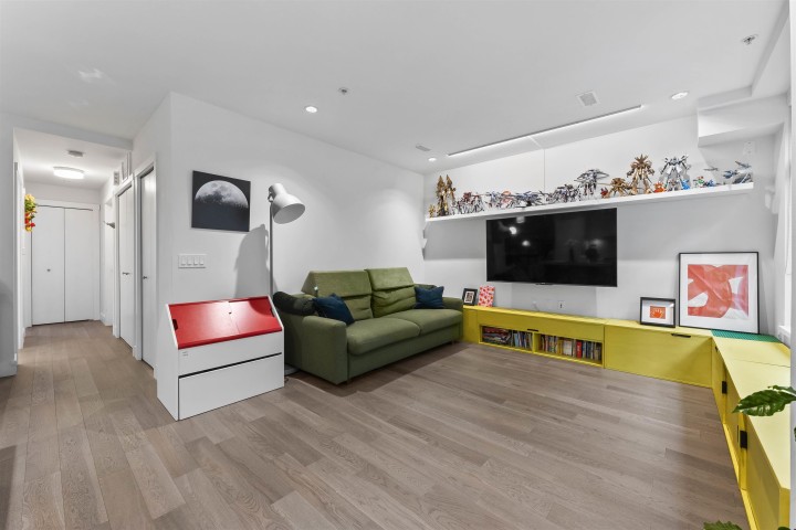 Photo 8 at 7605 Yukon Street, Marpole, Vancouver West