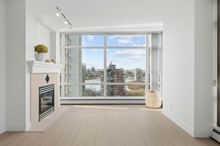 Photo 6 at 2106 - 1199 Marinaside Crescent, Yaletown, Vancouver West